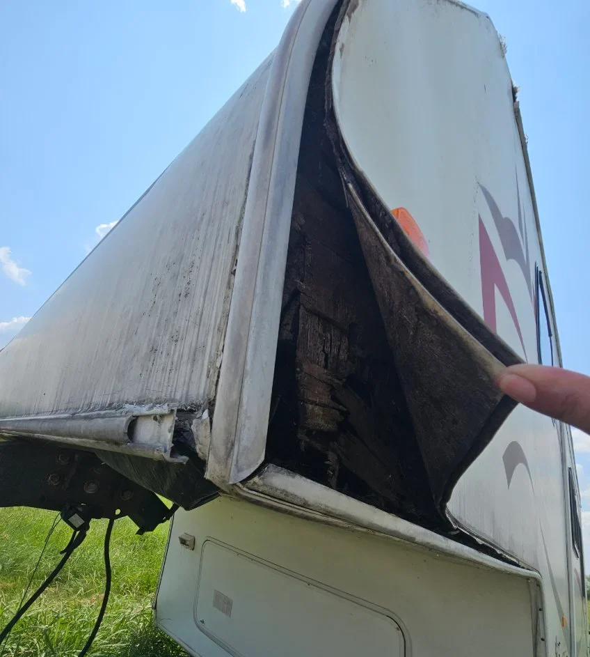 We Buy USED Rockport RVs for top cash!